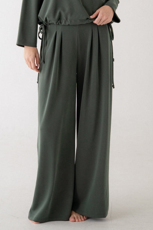 Pleated Wide Leg Pants